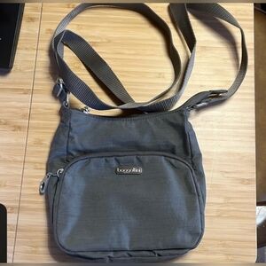 Baggallini small crossbody purse EUC